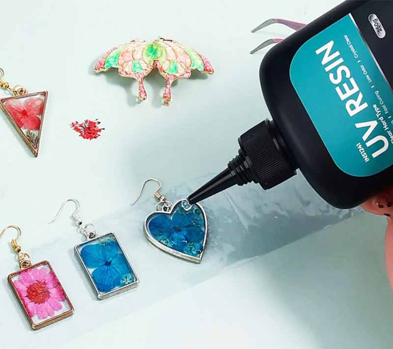 استفاده از رزین یووی (uv) برای ساخت زیورآلات سفارشی ـ نکات فنی و بازاریابی